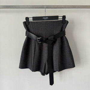 PRADA 하이웨스트 울 숏팬츠